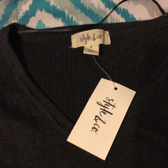 Woman’s clothes - Picture 2 of 3